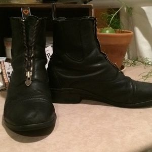 ariat heritage 3 zip paddock